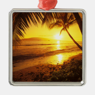 USA, Hawaii, Maui, farbiger Sonnenuntergang in ein Silbernes Ornament