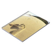 USA, Hawaii, Maui, Makena Beach, Footprint und Notizblock (Linke Seite)