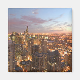 USA, Illinois, Chicago: Abend-Sicht auf den Loop Magnet