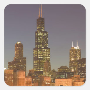 USA, Illinois, Chicago: City Skyline / Abend Quadratischer Aufkleber