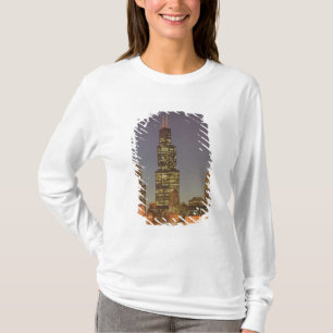 USA, Illinois, Chicago: Stadt-Skyline / Abend T-Shirt