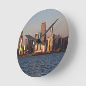 USA, Illinois, Chicago, Stadt-Skyline über See 2 Runde Wanduhr (Winkel)