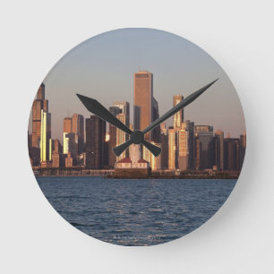 USA, Illinois, Chicago, Stadt-Skyline über See 2 Runde Wanduhr