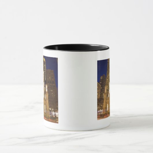 USA, Illinois, Chicago, Wasserturm belichtet Tasse (Zentrum)