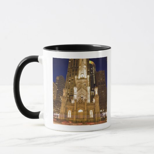 USA, Illinois, Chicago, Wasserturm belichtet Tasse (Links)