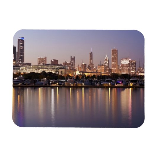 USA, Illinois, Skyline von Chicago bei Dämmerung Magnet (Horizontal)