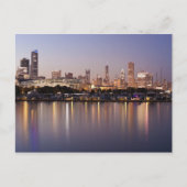 USA, Illinois, Skyline von Chicago bei Dämmerung Postkarte (Vorderseite)