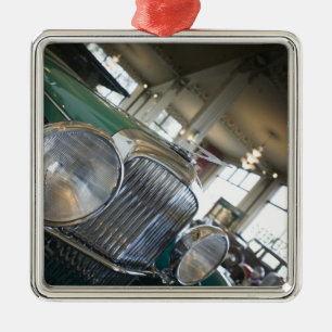 USA, Indiana, Auburn: Auburn, Cord, Duesenberg Silbernes Ornament