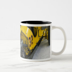 USA, Indiana, Indianapolis: Indianapolis-Motor Zweifarbige Tasse