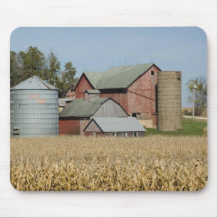 USA, IOWA, Froelich: Alter Bauernhof Mousepad