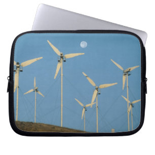 USA, Kalifornien, Altamont Pass, Windgeneratoren. Laptopschutzhülle