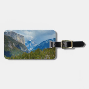USA, Kalifornien. Aussicht auf die halbe Kuppel im Gepäckanhänger