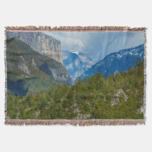 USA, Kalifornien. Blick auf Half Dome im Yosemite Decke