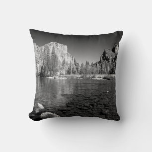 USA, Kalifornien. Blick auf Yosemite Valley Kissen