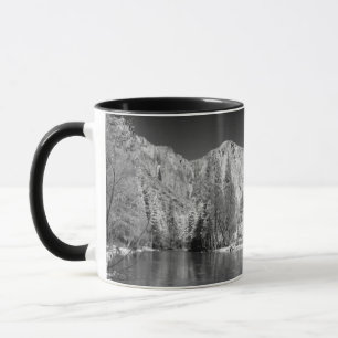 USA, Kalifornien. Blick auf Yosemite Valley Tasse