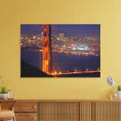 USA, Kalifornien. Golden Gate Bridge bei Nacht Leinwanddruck (Insitu (Wohnzimmer))