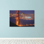 USA, Kalifornien. Golden Gate Bridge bei Nacht Leinwanddruck (Insitu (Holzboden))