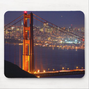 USA, Kalifornien. Golden Gate Bridge bei Nacht Mousepad