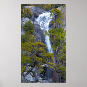 USA, Kalifornien. Kleiner Wasserfall in Yosemite Poster