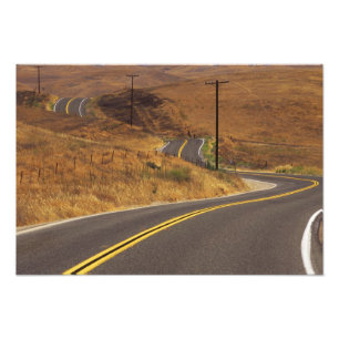 USA, Kalifornien. Kurvenreiche Landstraße. Credit Fotodruck