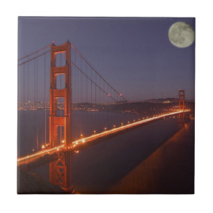 USA, Kalifornien, Marin. Mondlicht über Fliese