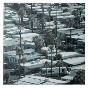 USA, Kalifornien, Palm Springs. Trailer Park auf Fliese