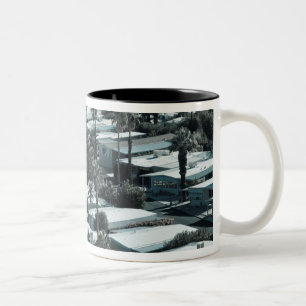 USA, Kalifornien, Palm Springs. Wohnwagenpark auf Zweifarbige Tasse