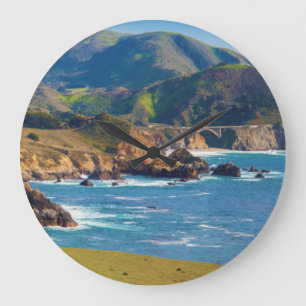 USA, Kalifornien. Panorama von Big Sur mit Bixby Große Wanduhr