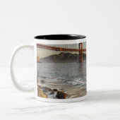 USA, Kalifornien, San Francisco.  Eine Zweifarbige Tasse (Links)
