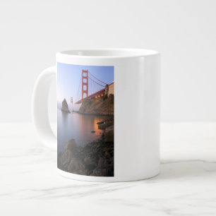 USA, Kalifornien, San Francisco. Golden Gate Jumbo-Tasse
