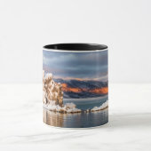 USA, Kalifornien, Sonnenaufgang in Monosee Tasse (Zentrum)