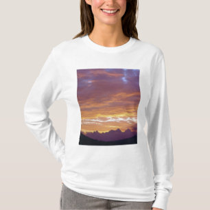USA, Kalifornien, Sonnenuntergang über der Sierra T-Shirt