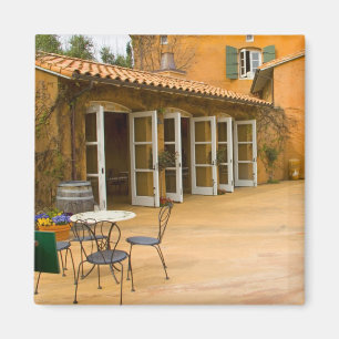 USA, Kalifornien, Sonoma Valley, Patio im Viansa Magnet