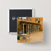 USA, Kalifornien, Sonoma Valley, Patio in Viansa Button (Vorne & Hinten)