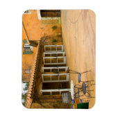 USA, Kalifornien, Sonoma Valley, Patio in Viansa Magnet (Vertikal)