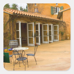 USA, Kalifornien, Sonoma Valley, Patio in Viansa Quadratischer Aufkleber