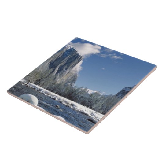 USA, Kalifornien, Yosemite NP. Der Merced-Fluss Fliese (Seite)