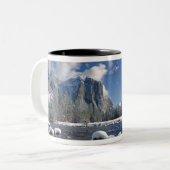 USA, Kalifornien, Yosemite NP. Der Merced-Fluss Zweifarbige Tasse (Vorderseite Links)