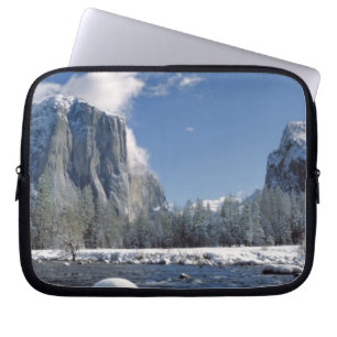 USA, Kalifornien, Yosemite NP. Der Merced River, Laptopschutzhülle