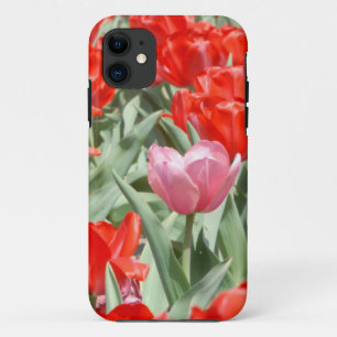 USA, Kansas, Rote Tulpen mit einer rosa Tulpe Case-Mate iPhone Hülle