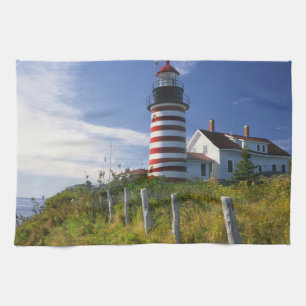 USA, Maine, Lubec. West Quoddy Head Leuchtturm Geschirrtuch