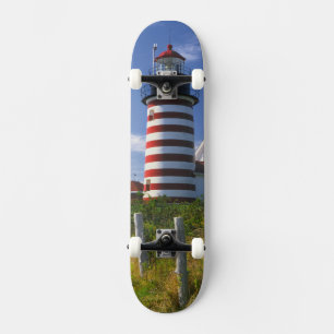 USA, Maine, Lubec. West Quoddy Head Leuchtturm Skateboard