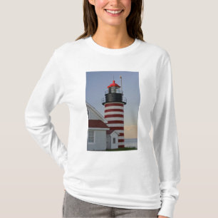 USA, Maine, Lubec. West Quoddy Head Leuchtturm, T-Shirt