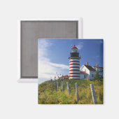 USA, Maine, Lubec. West Quoddy Head Lighthouse Magnet (Vorderseite/Rückseite)