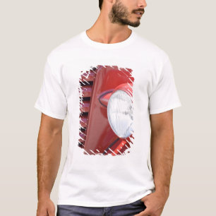 USA, Maine, Owl's Head. Scheinwerfer und Teil T-Shirt