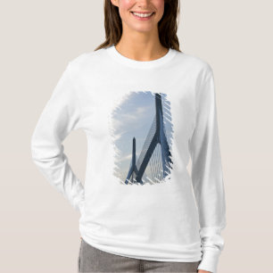 USA, Massachusetts, Boston. Die Zakim-Brücke.2 T-Shirt