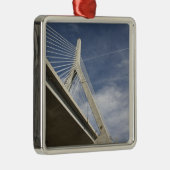 USA, Massachusetts, Boston. Die Zakim-Brücke. Silbernes Ornament (Rechts)
