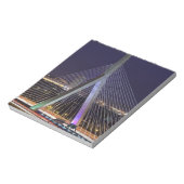 USA, Massachusetts, Boston. Leonard Zakim Notizblock (Rotiert)