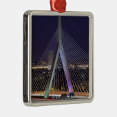 USA, Massachusetts, Boston. Leonard Zakim Ornament Aus Metall (Rechts)