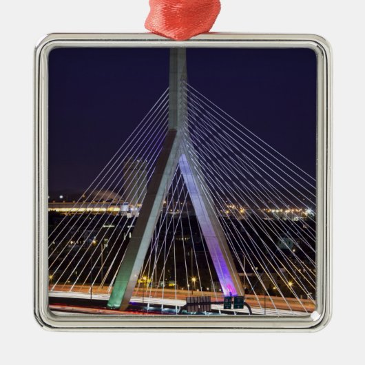 USA, Massachusetts, Boston. Leonard Zakim Ornament Aus Metall (Vorne)